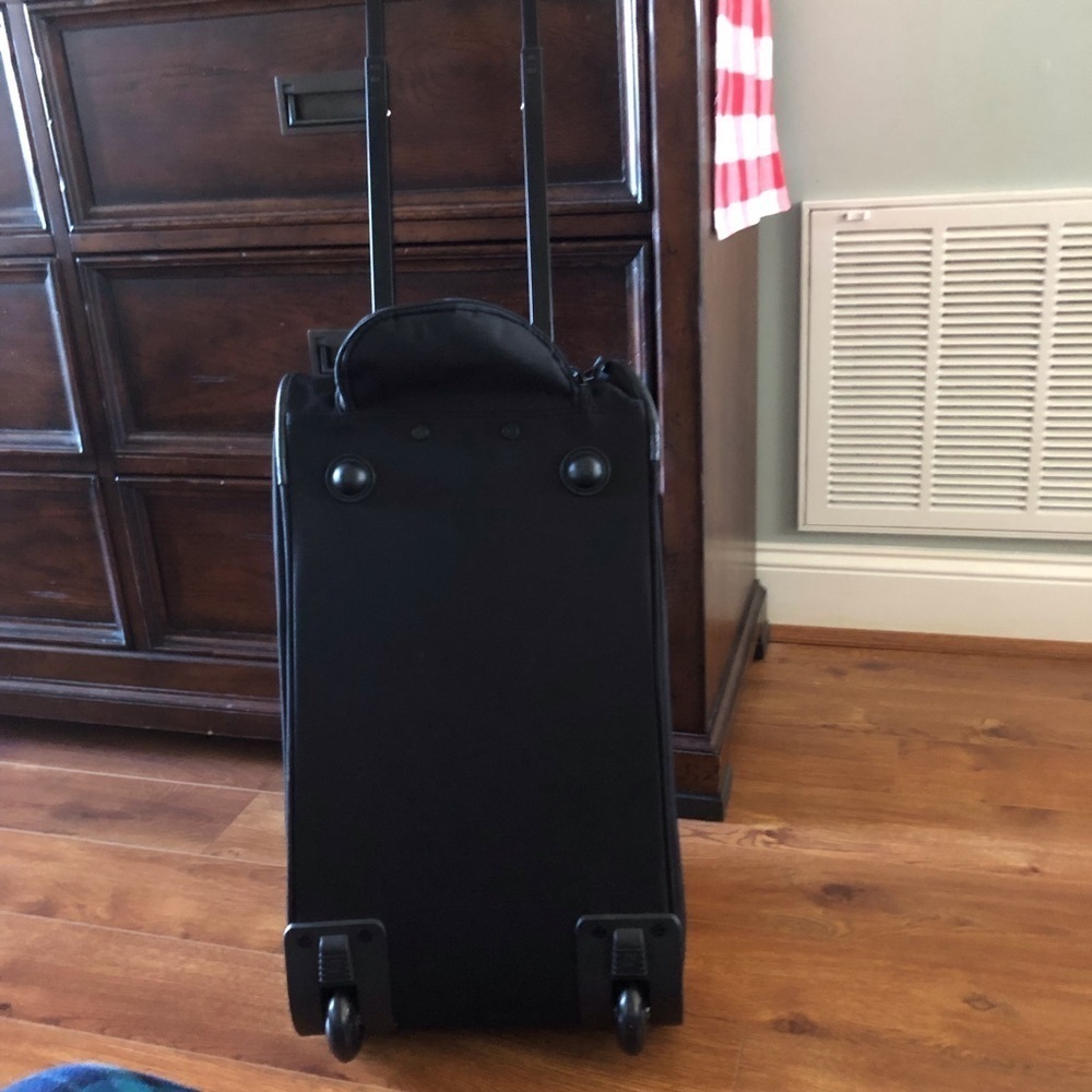 Chevron print wheeled duffle bag - Picture 6 of 7